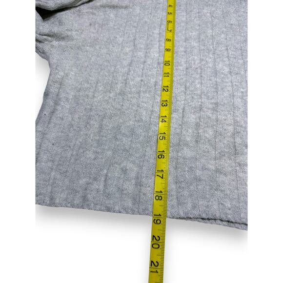 American Eagle Cozy Gray Ribbed Sweater Size Large - Picture 4 of 9